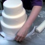 خطوة بخطوة.. في 5 دقائق طريقة تحضير حلوة راقية بالطبقات