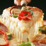 تحضير عجينة بيتزا.. بالمقادير والصور وبطريقة المطاعم