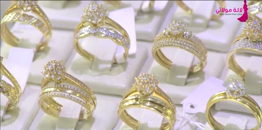 لاختيار خاتم الزواج.. ما قل ودل (فيديو)