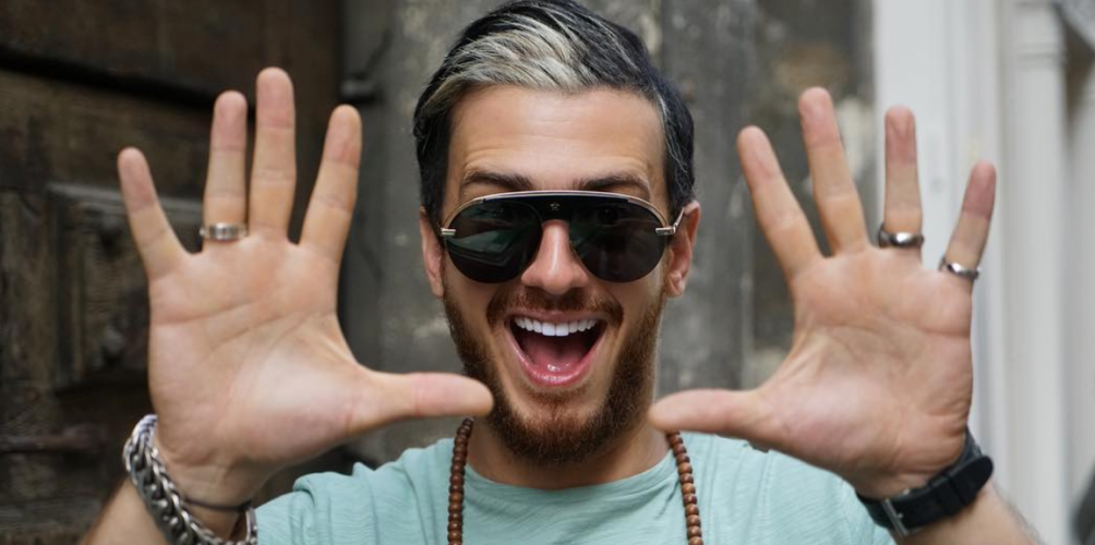 بالفيديو:  احتفال سعد لمجرد بالعشر ملايين مشاهدة من داخل منزله بباريس