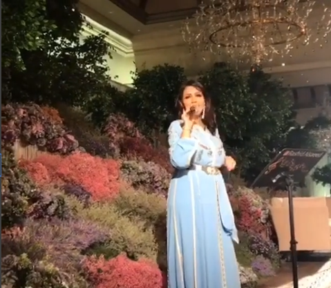 فيديو: أسماء لمنور بقفطان ساحر في حفل زفاف بأبو ظبي