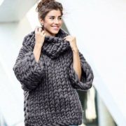 الـ Chunky Knit Sweater يعود لاجواء الموضه من جديد