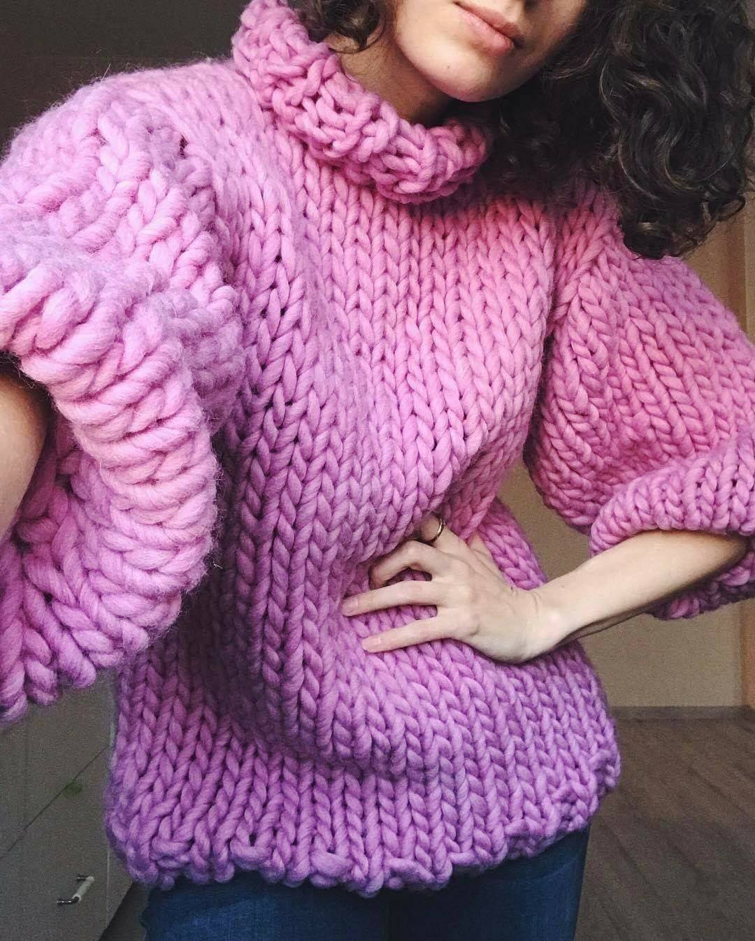 الـ Chunky Knit Sweater يعود لاجواء الموضه من جديد