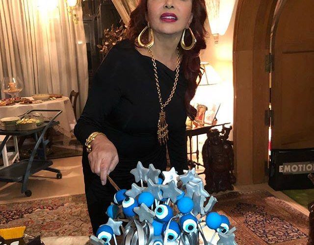 بالصور: هكذا تحتفل نبيلة عبيد بعيد ميلادها 73 مع صديقاتها