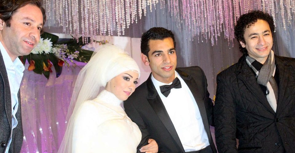 بالصور.. فايسبوكيون يهاجمون زوجة محمد صلاح