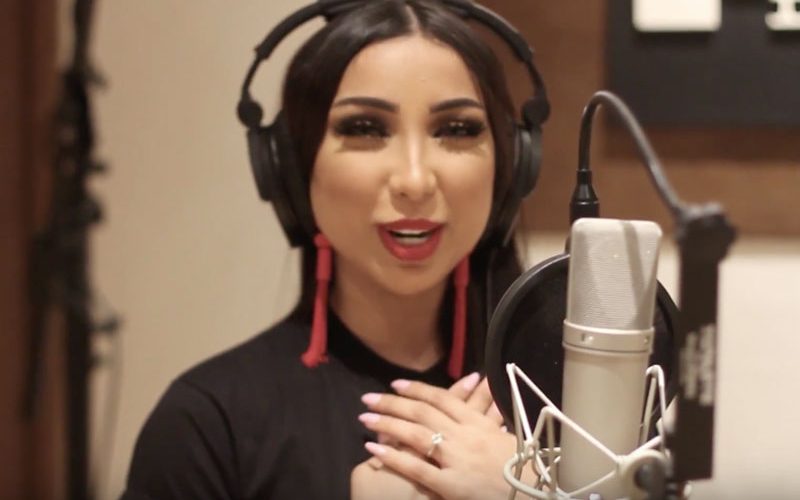 دنيا بطمة تغنّي بشارة خير فرحا بشفاء الملك وعودته إلى أرض الوطن