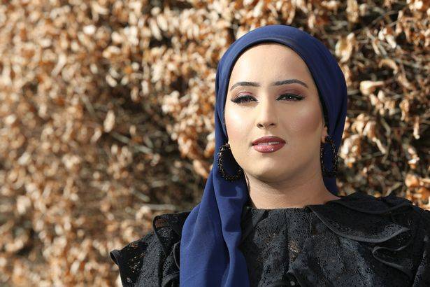 ابنة سائق تاكسي أول مسلمة محجبة تصل لنصف نهائي مسابقة ملكة جمال إنكلترا