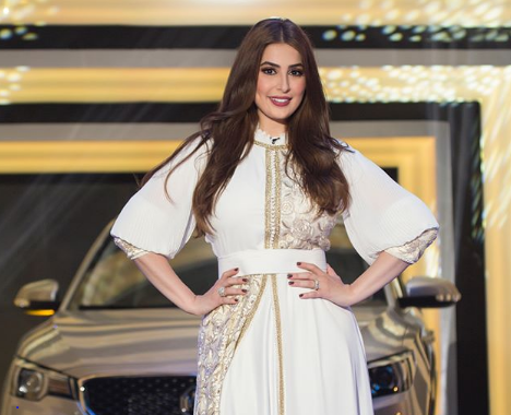 الفنانة الإماراتية رؤى الصبان تتألق بقفطان رائع …فيديو