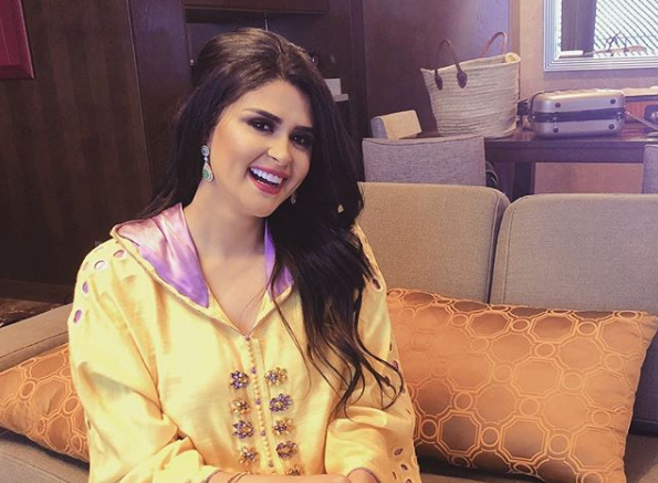 سلمى رشيد بجلابة مغربية أنيقة في أحدث صورة لها