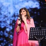 اليسا بإطلالة محتشمة في أول حفل لها بالسعودية (صور)
