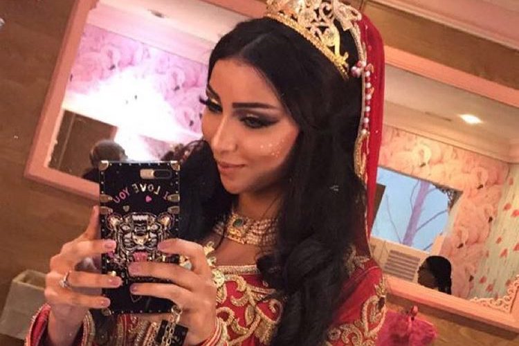 بعد أن سخر منها… سعيد الناصري يعتذر من دنيا بطمة (صورة)