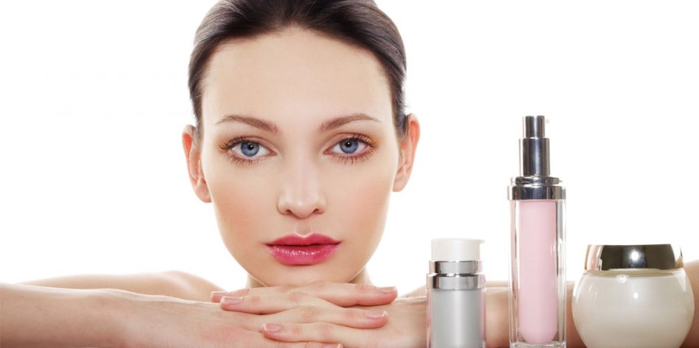 دراسة حديثة.. المواد الكيميائية في مستحضرات التجميل تضر بخصوبة المرأة