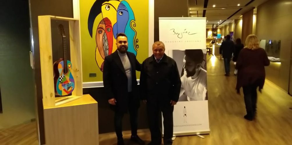 سفيان بوكرين.. يُواصل التعريف بالفن التشكيلي المغربي في معرض بإسبانيا
