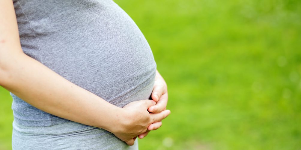 فوائد الزبيب للمرأة الحامل وجنينها