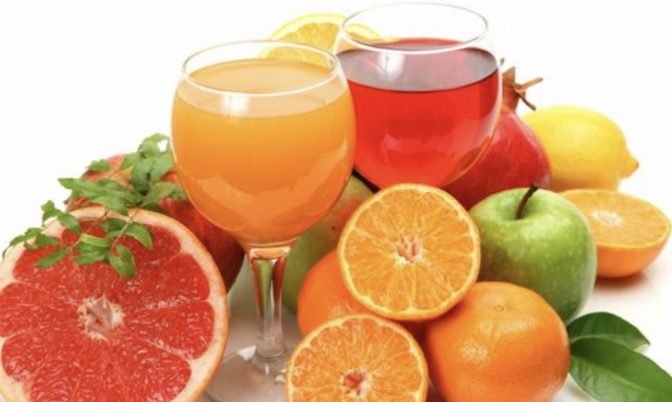 يزيد من خطر التعرض للوفاة المبكرة.. خبراء يحذرون من شرب عصير الفواكه بكثرة