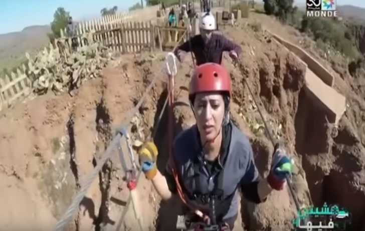 دموع وخوف.. بوطازوت وزوجها في الكاميرا الخفية &laquo;&nbsp;مشيتي فيها&nbsp;&raquo; (فيديو)