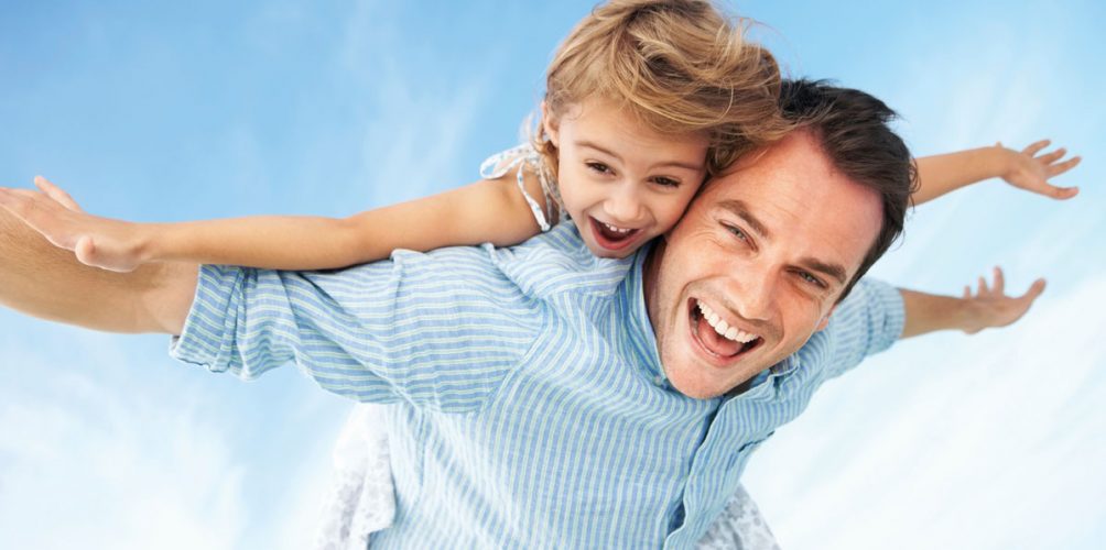 باحثون يكشفون السن المناسب للإنجاب عند الرجال