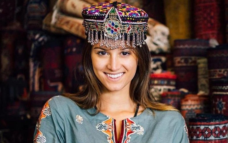 تزور 196 دولة.. شابة أمريكية تدخل موسوعة غينيس