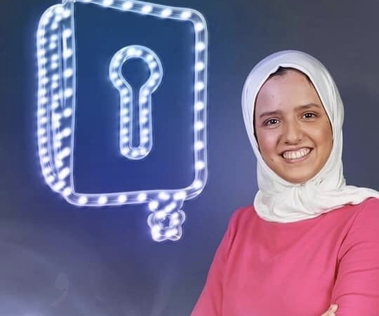 على خطى مريم أمجون.. فاطمة الزهراء أخيار تشارك في تحدي القراءة العربي ومغاربة يشجعونها!