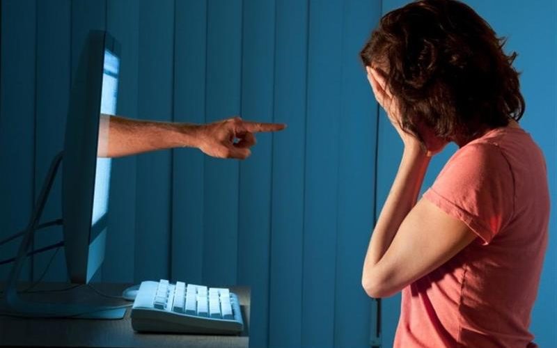 معطيات صادمة.. 1,5 مليون امرأة تقع ضحية للعنف الإلكتروني في المغرب