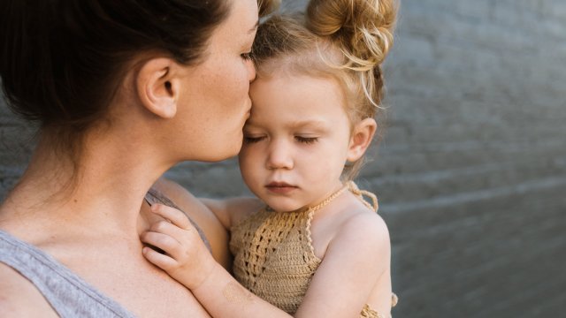 دراسة: حالة الأم العاطفية تؤثر على عقل طفلها ونموه