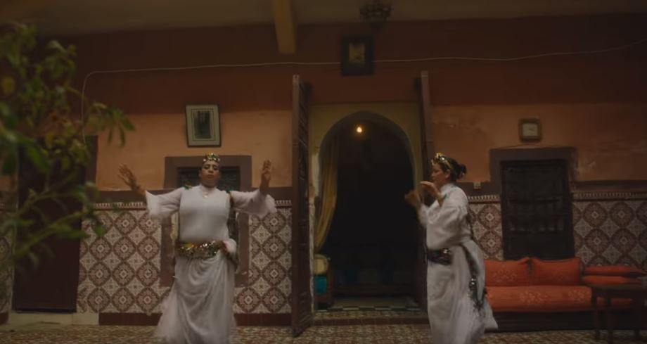 صوروا لقطات منه في المغرب.. أحيدوس في الكليب الجديد للفرقة العالمية &laquo;&nbsp;كولد بلاي&nbsp;&raquo; (فيديو)