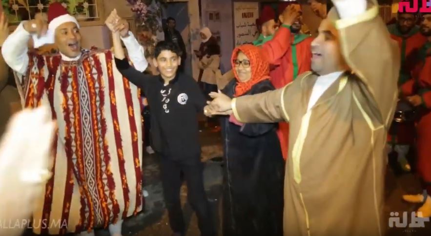 عيساوة والأمداح والزغاريت.. أسرة وأصدقاء الطفل ياسين يحتفلون بفوزه بلقب »ماسترشيف جونيور » (فيديو)