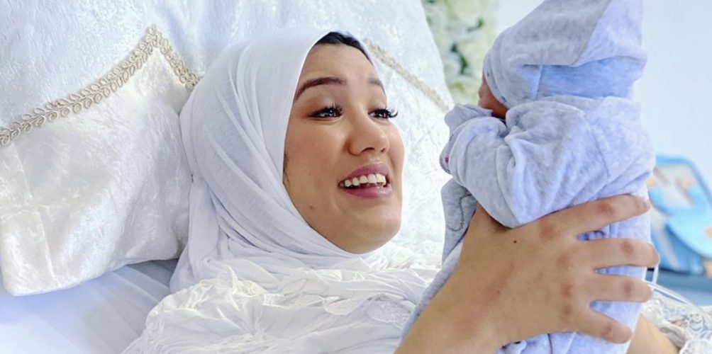 بعد إنجابها مولودًا.. سارة أبو جاد لمتابعيها: الله يسمح لينا من الوالدين… والله يفرحكم كاملين