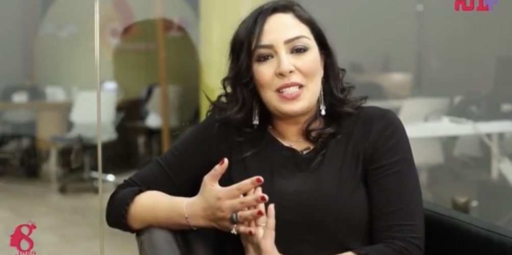 حنان الإبراهيمي: كنتمنى لنساء العالم السعادة في عيدهن… وأنا فخورة وقوية لكوني أم لطفلتين (فيديو)