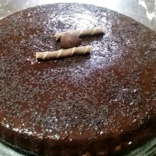 إسفجنية وتذوب في الفم.. كعكة بالشوكولا والقهوة