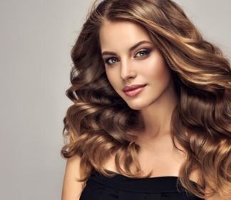 ستعجبك النتيجة.. خلطات طبيعية لتليين الشعر الجاف