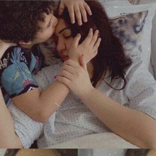 خضعت لعملية استئصال المرارة.. أسماء لمنور تطمئن جمهورها (صورة)