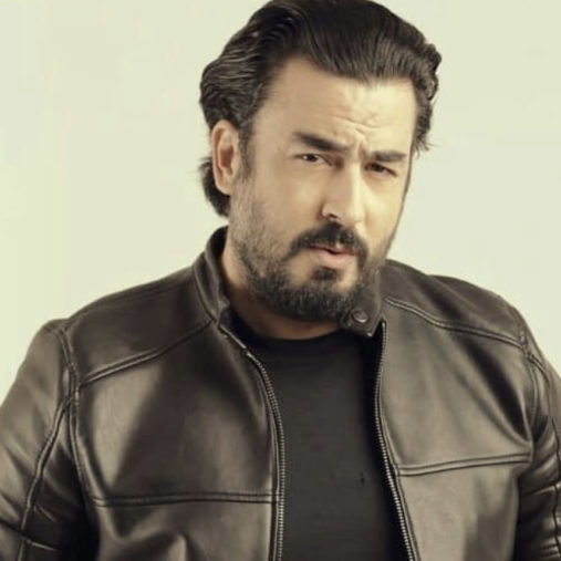 ظل عالقا في تونس لأشهر.. ربيع القاطي يعود إلى المغرب ويكشف نتيجة اختبار كورونا (فيديو)