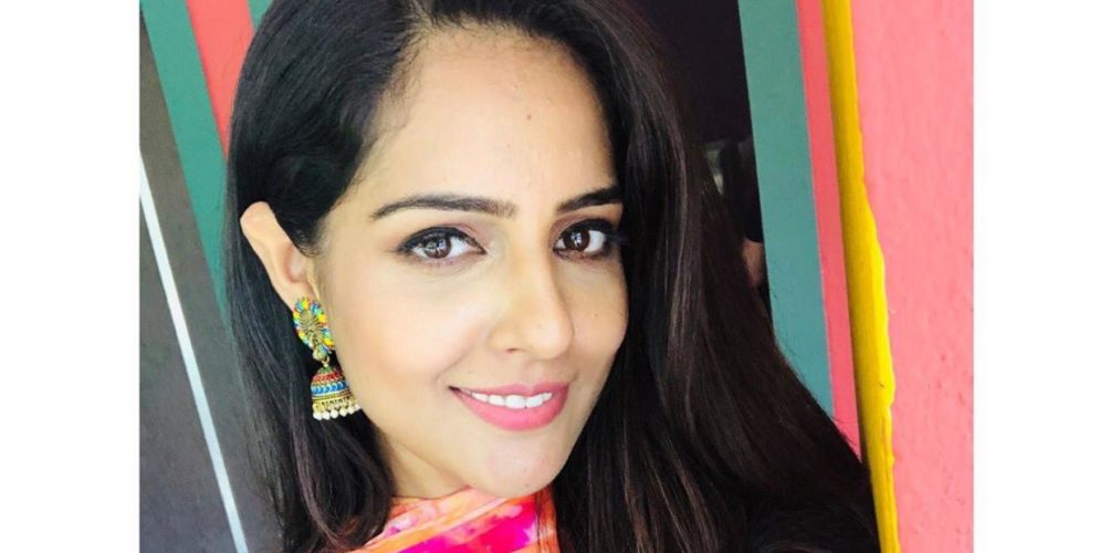 لأنها رفضت الزواج منه.. ممثلة هندية شهيرة تتعرض للطعن على يد صديقها