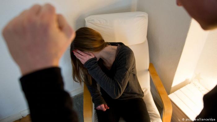 أرقام مقلقة.. جائحة كورونا تسبب تفاقم العنف ضد الفتيات والنساء
