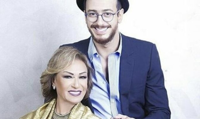 غناء وكلمات حب.. سعد لمجرد يتمنى لوالدته عيد ميلاد سعيد بطريقته الخاصة (فيديو)