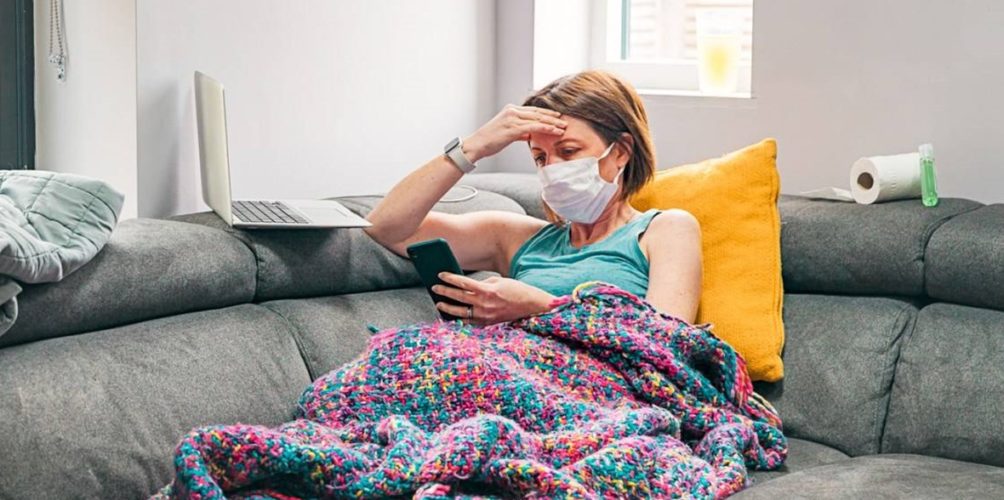 هل تختلف عن أعراض كورونا الأصلية؟ خبراء يكشفون أعراض السلالة الجديدة لكورونا