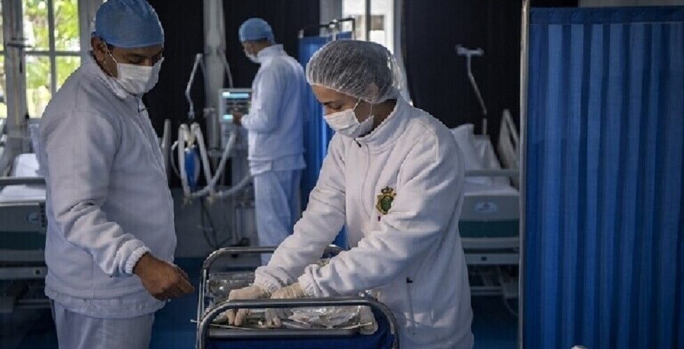 مقارنة بالأسابيع الماضية.. تسجيل انخفاض في أعداد الإصابات والوفيات بكورونا