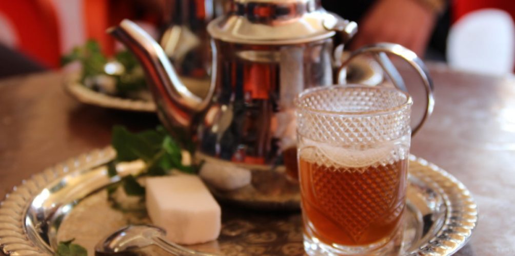 بينها تحسين التركيز.. فوائد صحية مذهلة لشرب 5 أكواب من الشاي