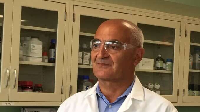 منصف السلاوي: مضاعفات لقاح كورونا قد تستمر إلى يوم ونصف اليوم لا غير