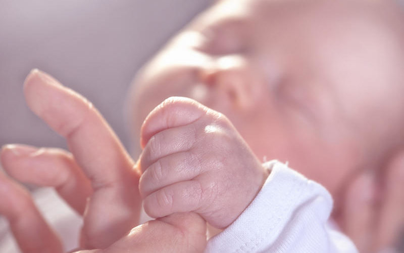 دراسة: تغير المناخ يؤثر بشكل كبير على قرار إنجاب أطفال