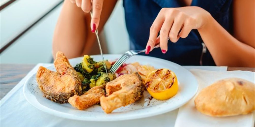 مفيدة جدا لصحتهن.. أطعمة على النساء إدراجها في نظامهن الغذائي