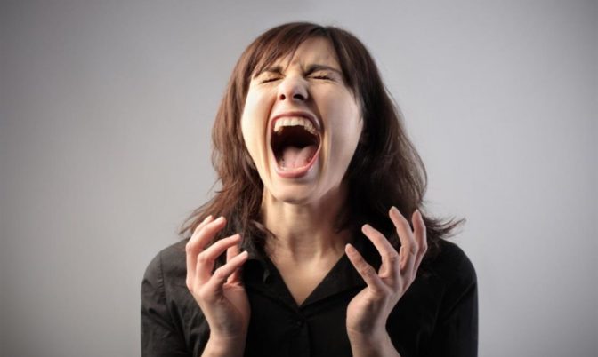 دراسة: الصراخ قد يكون مفيدا لصحة النساء!