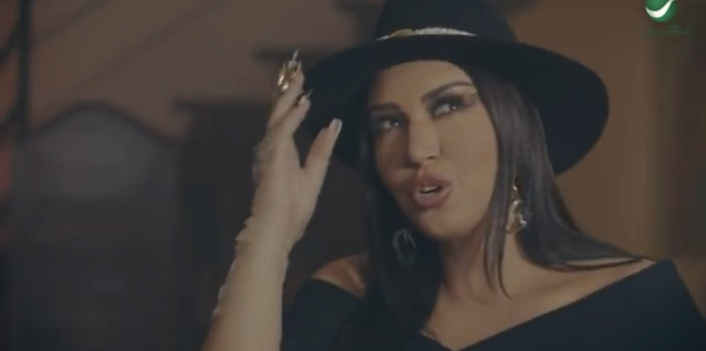 إيقاعات وأزياء مغربية.. لمنور تطرح جديدها « يديرها الحب » (فيديو)