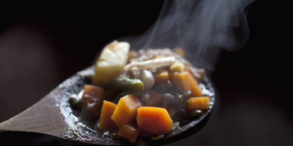 دراسة: الطعام الساخن أفضل للصحة