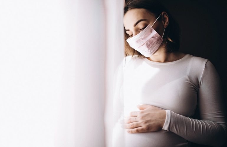 دراسة: الإصابة بكورونا أثناء الحمل مرتبطة بتسمم الحمل والولادة المبكرة