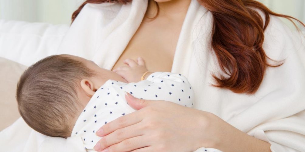 تزيد من معدل ذكاء طفلك.. خبراء يوصون بالرضاعة الطبيعية