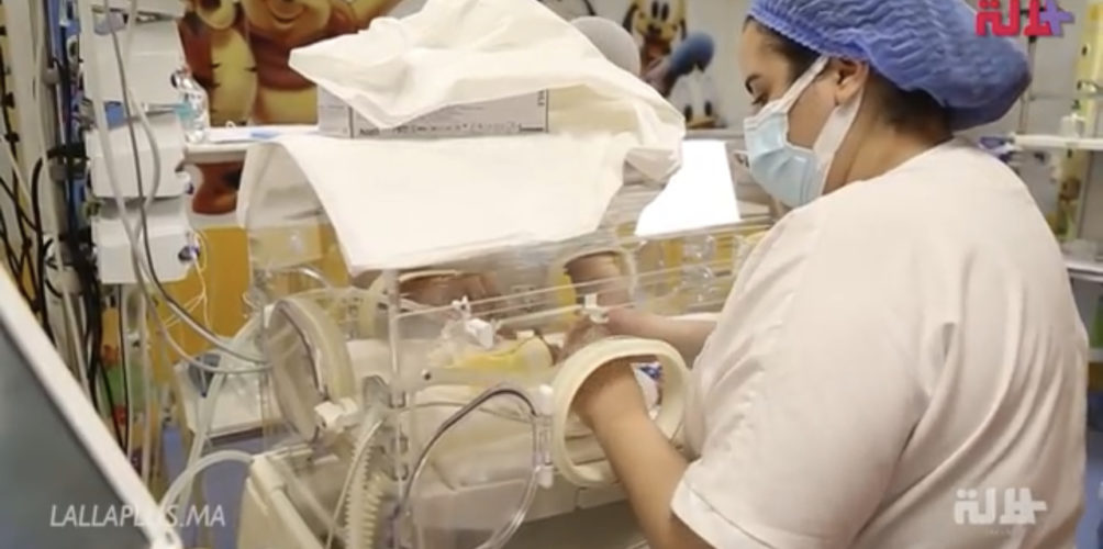 ازداد وزنهم وفصلوا عن أجهزة التنفس.. جديد الوضع الصحي للتوائم الماليين الـ9 (فيديو)