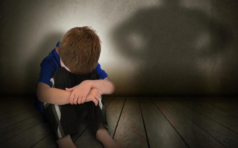 كيف نوعي الطفل بخصوص التحرش وكيف نتعامل معه إذا وقع ضحيته.. أخصائية تجيب