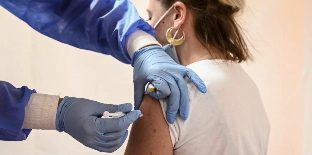 في ظل استمرار تفشيه.. خبير يكشف الطريقة الوحيدة للتخلص من وباء كورونا